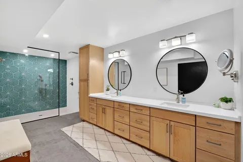 $2,575,000 | 10214 North 44th Street, Phoenix, AZ 85028