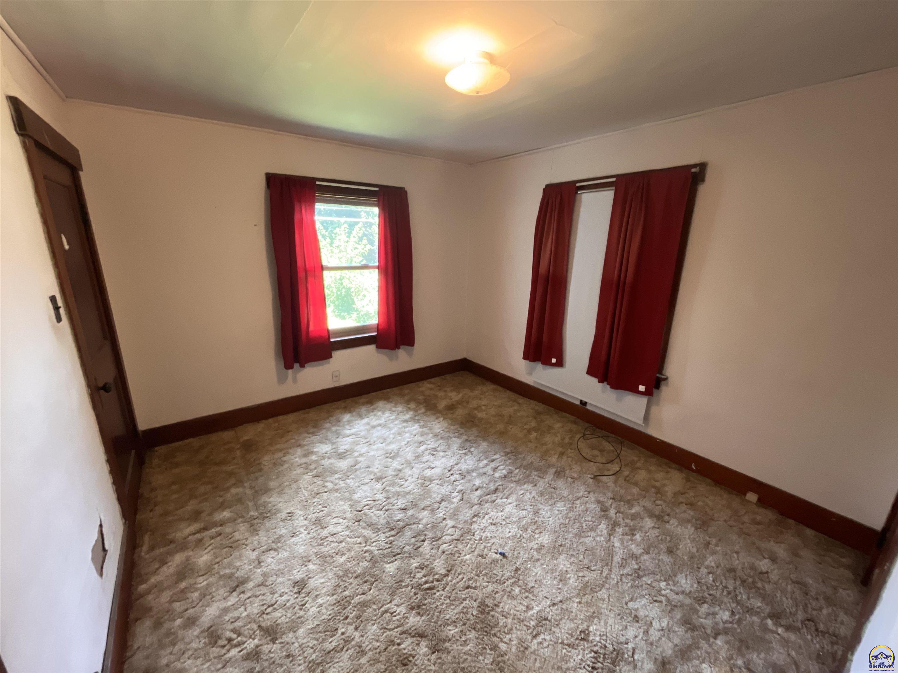 225 Lime Street Topeka, KS 66607 - Photo 5 of 7
