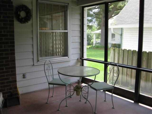 2536 Middle Road Davenport, IA 52803 - Photo 7 of 9 Gallery Image 7