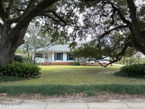 $215,000 | 703 South State Street, Abbeville, LA 70510