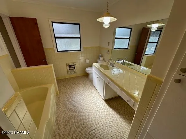 $215,000 | 703 South State Street, Abbeville, LA 70510