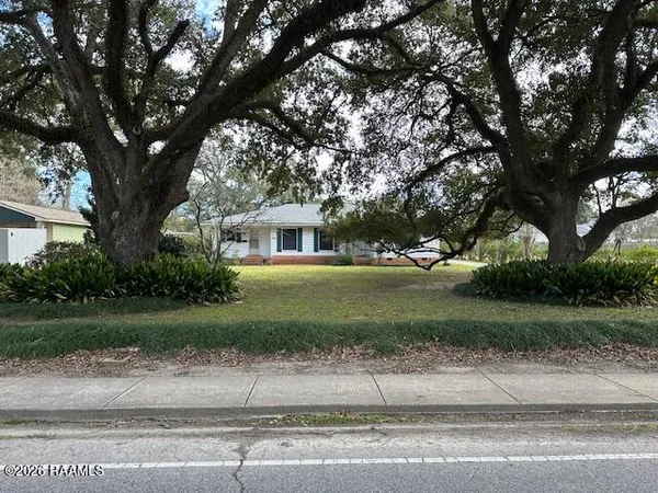 $215,000 | 703 South State Street, Abbeville, LA 70510