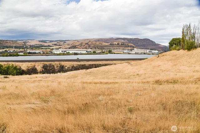 $525,000 | 715 Garden Lane, Dallesport, WA 98617