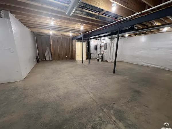 $1,450,000 | 1840 Quail Creek Drive, Lawrence, KS 66047