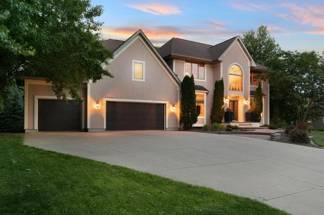 $674,900 | 602 24th Street Northwest, Austin, MN 55912