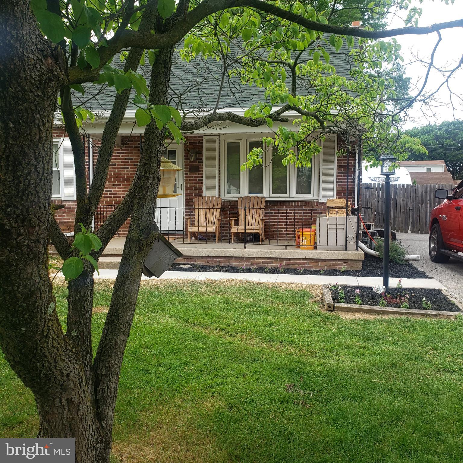 324 Edgewood Road York, PA 17402 - Photo 3 of 10 Gallery Image 3
