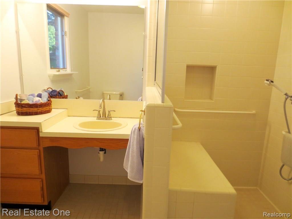 764 Spartan Drive Rochester Hills, MI 48309 - Photo 29 of 50