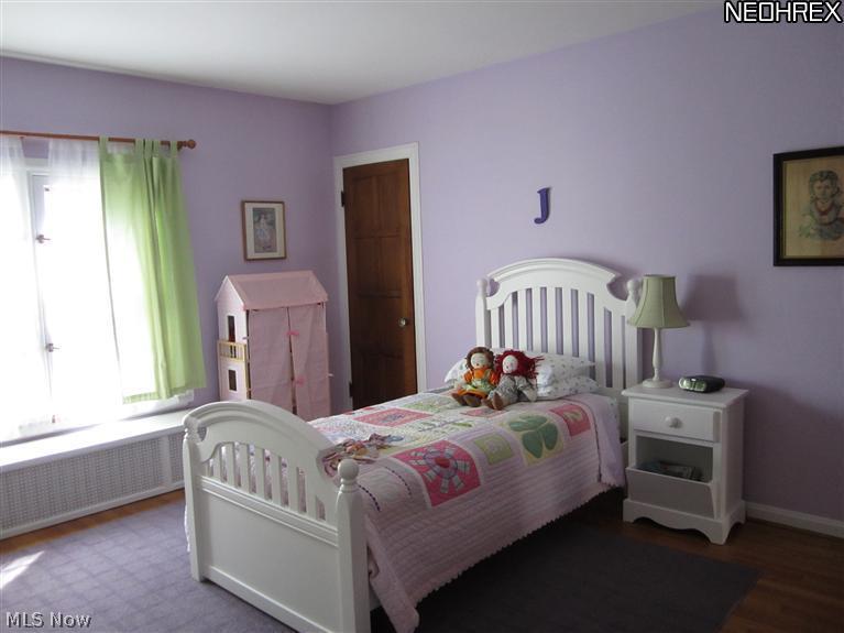 17111 Fernway Road Cleveland, OH 44120 - Photo 18 of 23 Children's bedroom.
