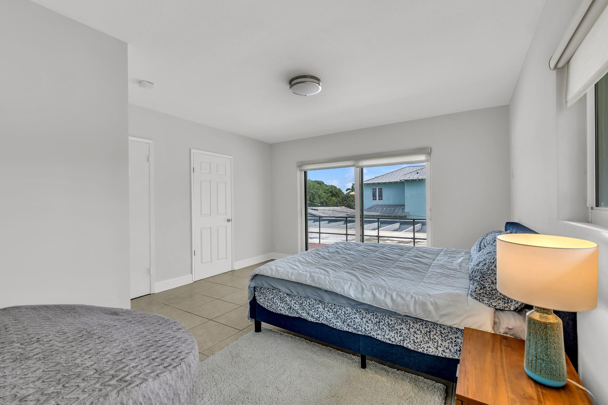 2812 Northeast 27th Street Lighthouse Point, FL 33064 - Photo 14 of 41 Photo 14