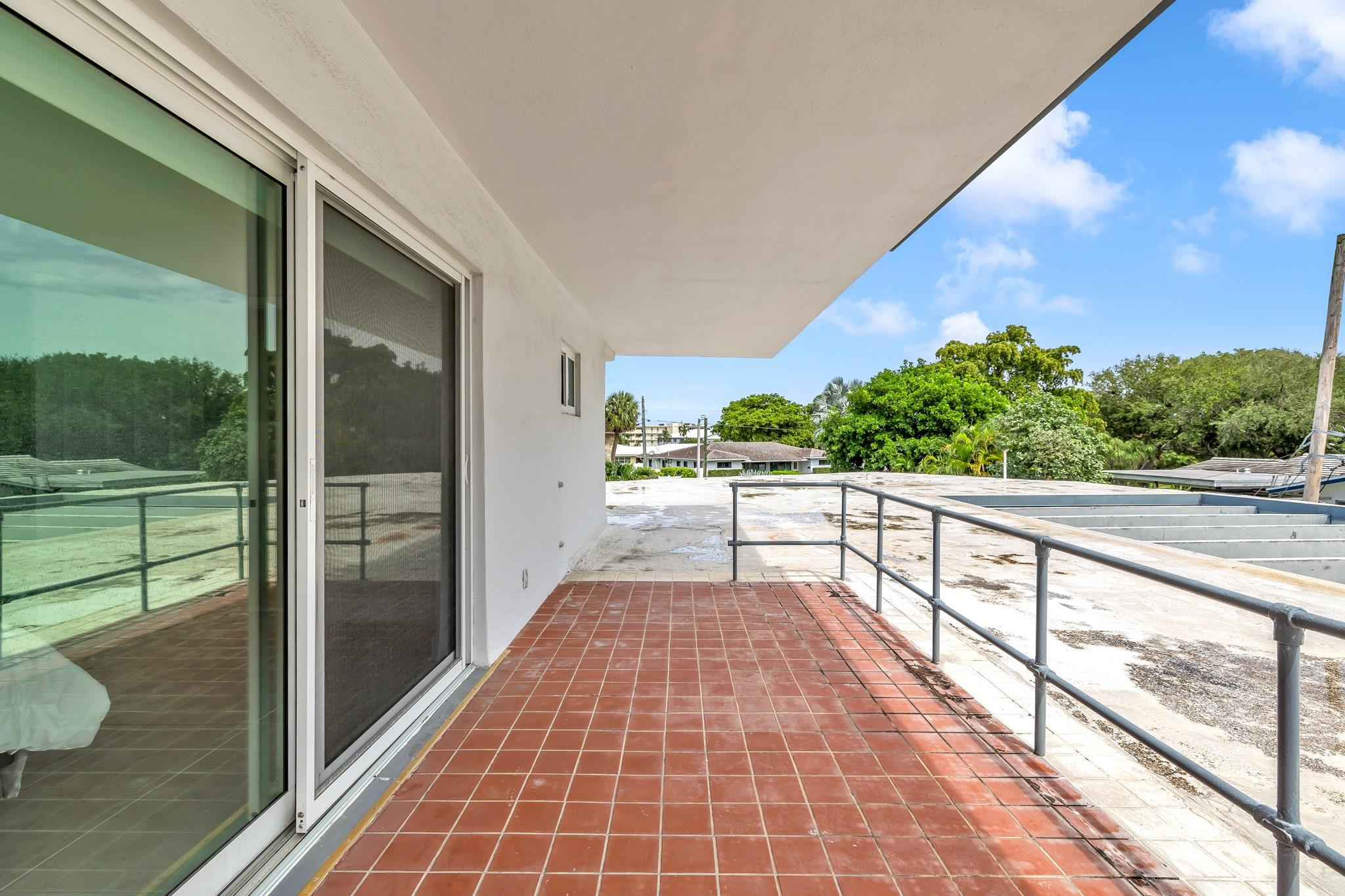 2812 Northeast 27th Street Lighthouse Point, FL 33064 - Photo 17 of 41 Photo 17