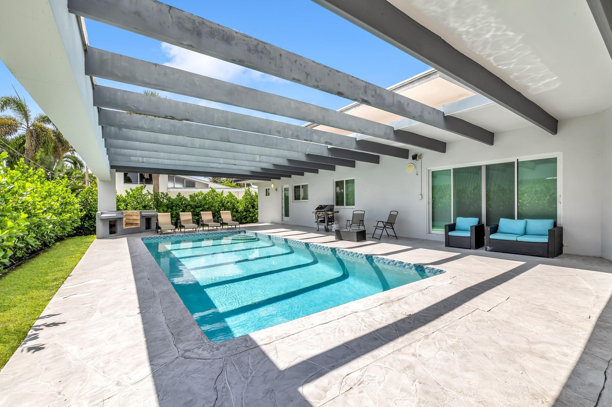 2812 Northeast 27th Street Lighthouse Point, FL 33064 - Photo 3 of 41 Photo 3