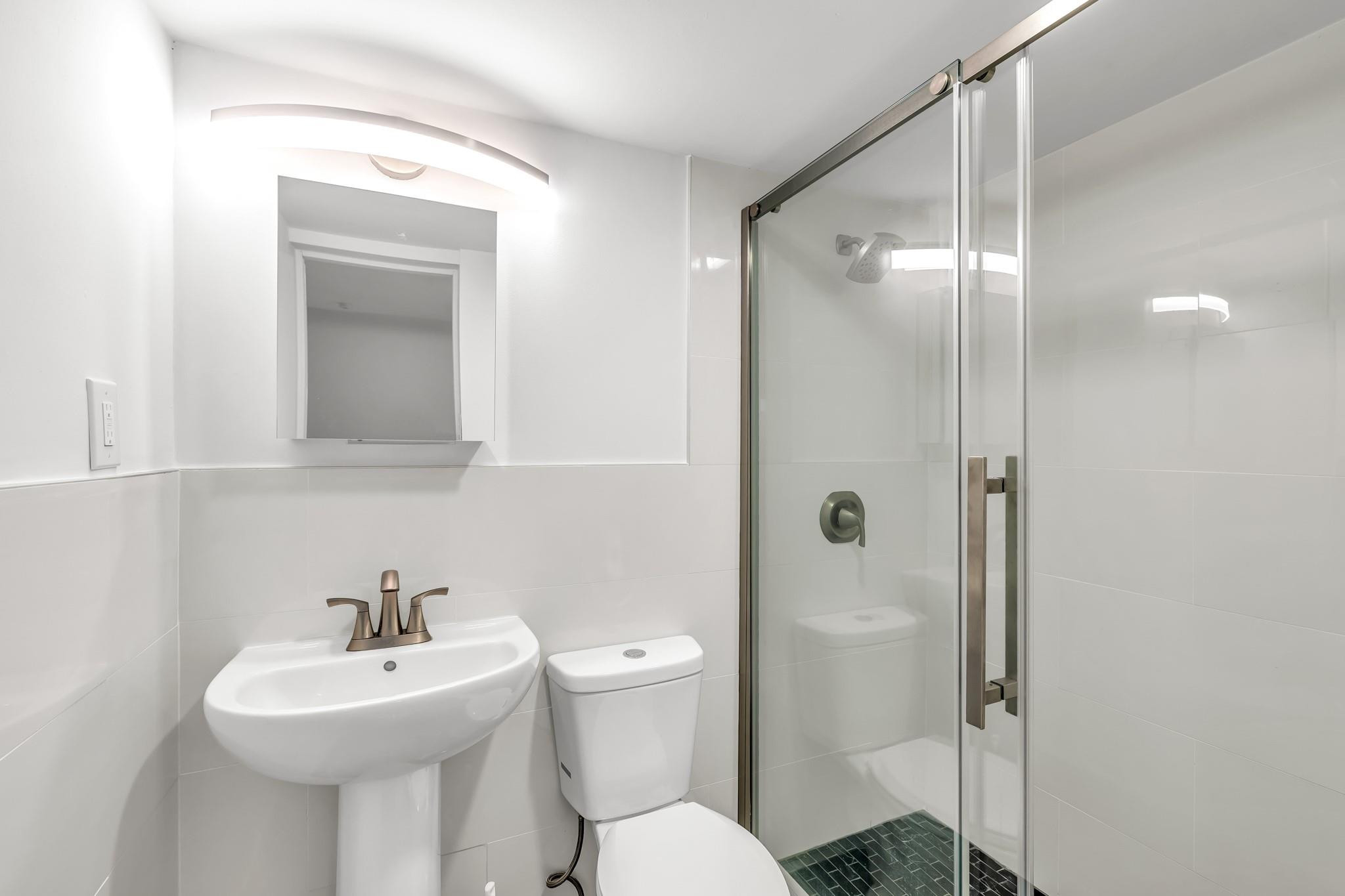 2812 Northeast 27th Street Lighthouse Point, FL 33064 - Photo 10 of 41 Photo 10