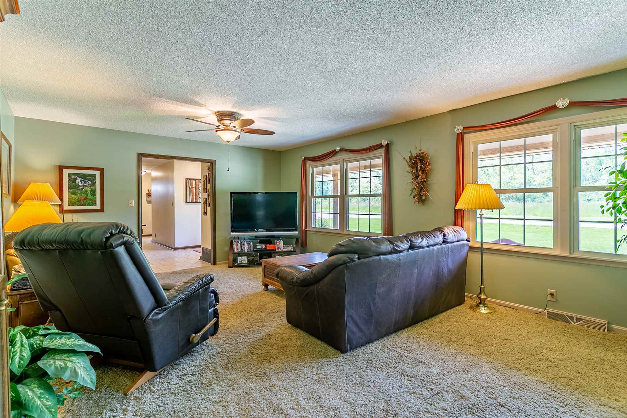14121 Bickmeier Road Evansville, IN 47725 - Photo 4 of 36 Gallery Image 4