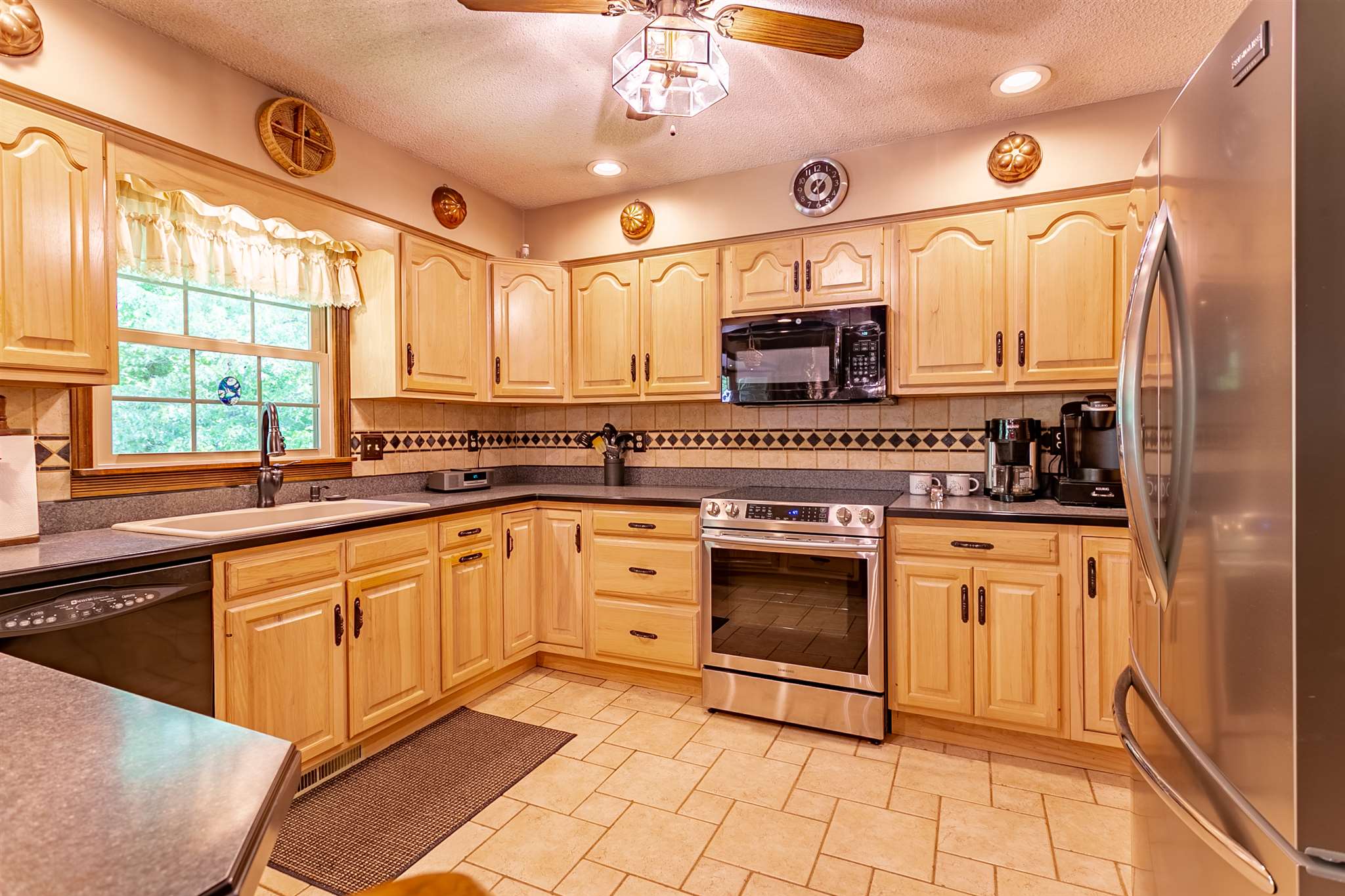 14121 Bickmeier Road Evansville, IN 47725 - Photo 10 of 36 Gallery Image 10