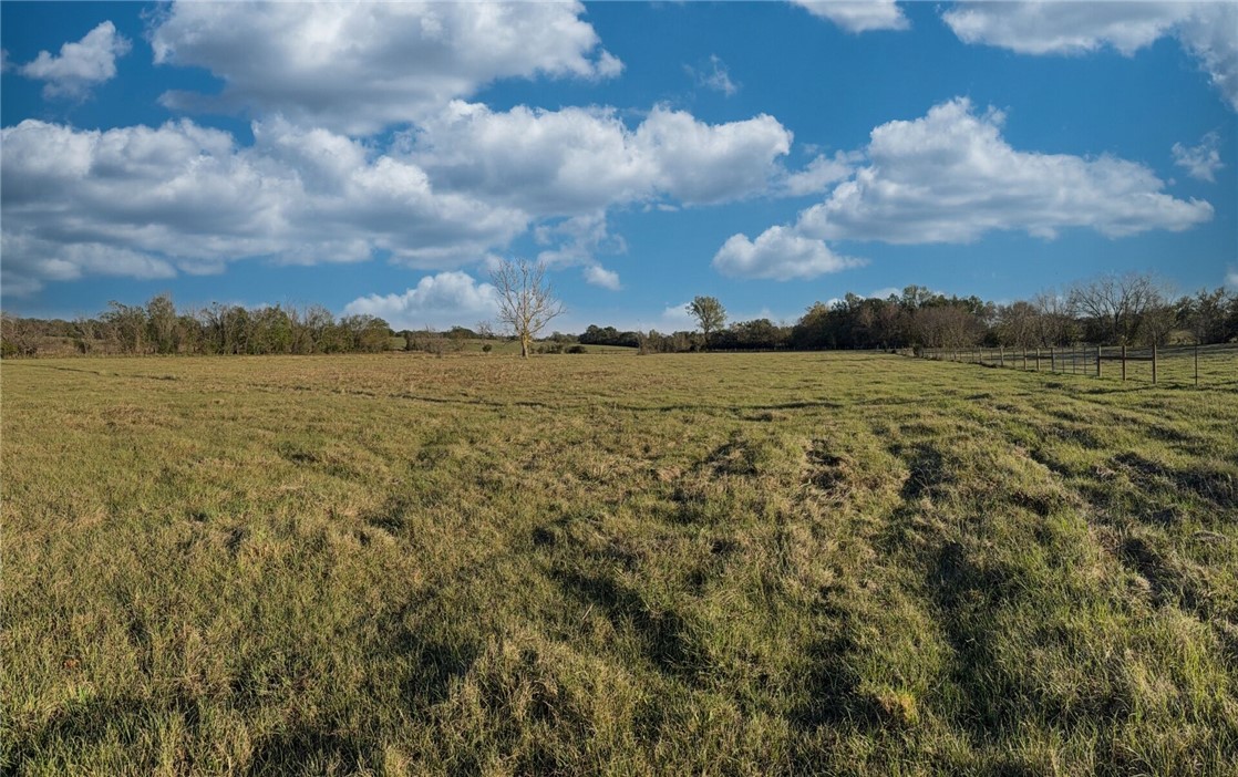 11281 Gourd Neck Loop, Unit COUNTYROAD Franklin, TX 77856 - Photo 31 of 46 a view of an ocean and beach