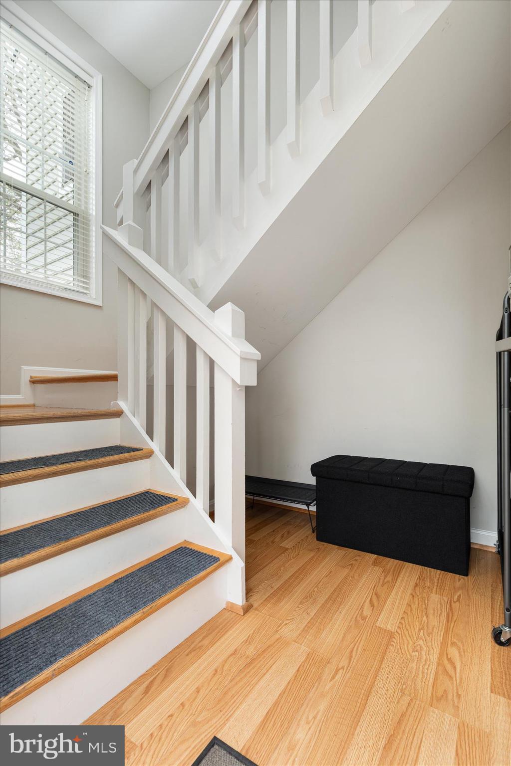 10198 Oakton Terrace Road Oakton, VA 22124 - Photo 5 of 25 BY1A2614_10198 Oakton Terrace Rd - Absolute Altitu