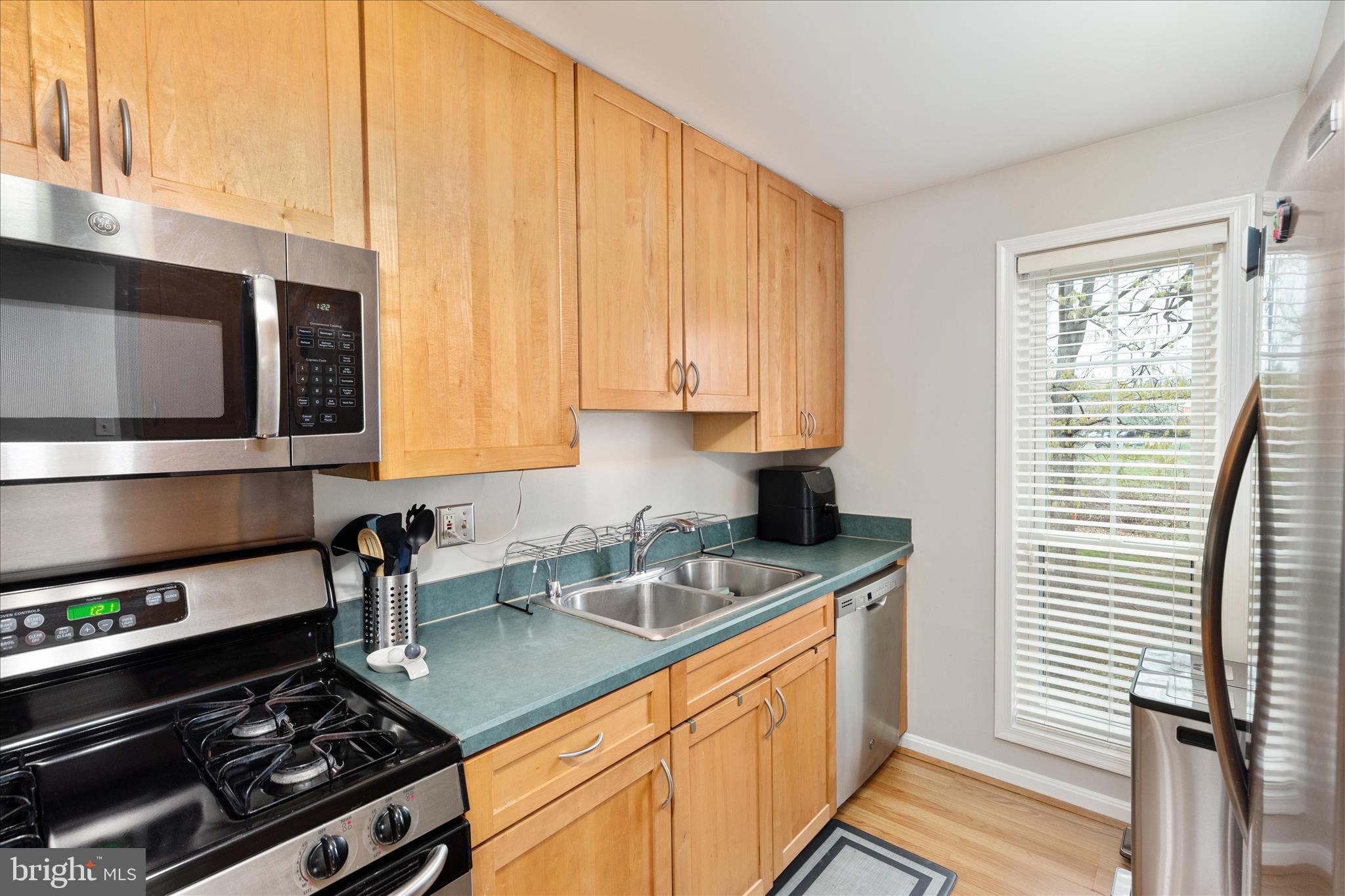 10198 Oakton Terrace Road Oakton, VA 22124 - Photo 8 of 25 BY1A2579_10198 Oakton Terrace Rd - Absolute Altitu