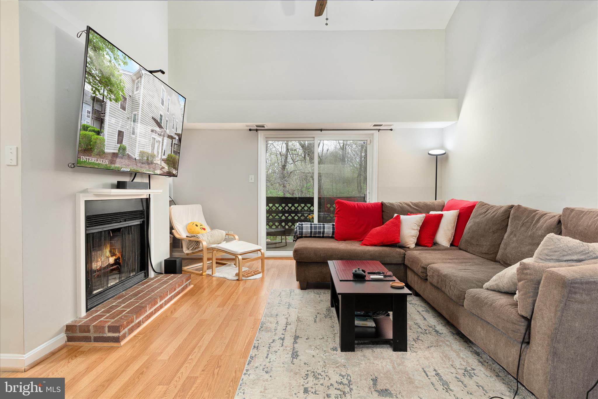 10198 Oakton Terrace Road Oakton, VA 22124 - Photo 10 of 25 BY1A2595_10198 Oakton Terrace Rd - Absolute Altitu