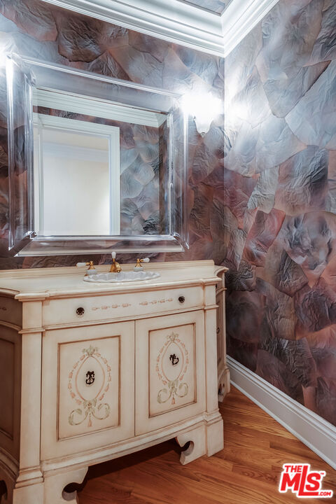 10045 Valley Spring Lane Toluca Lake, CA 91602 - Photo 14 of 36