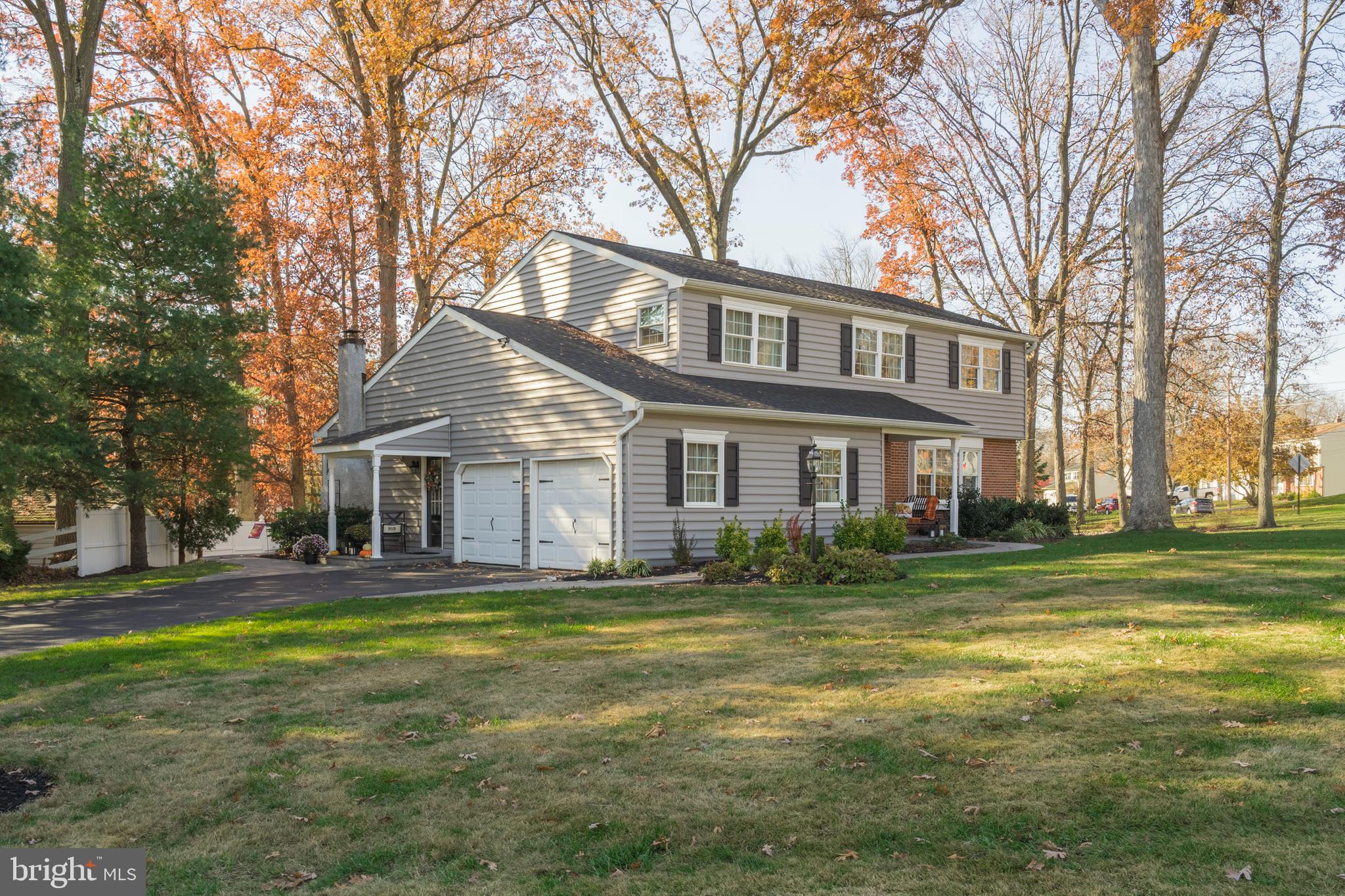 919 Senator Road Norristown, PA 19403 - Photo 4 of 50 Front