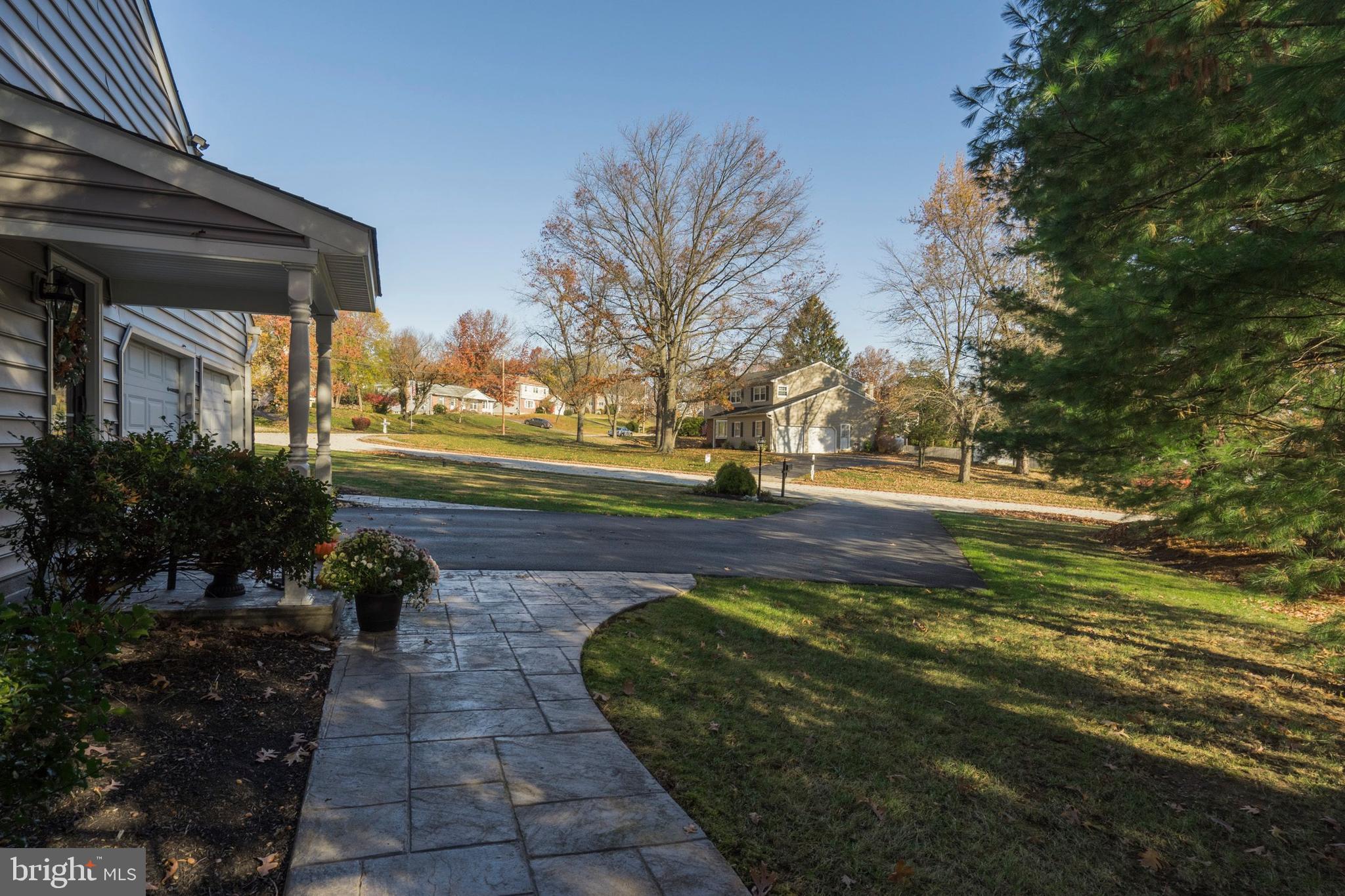 919 Senator Road Norristown, PA 19403 - Photo 40 of 50 Walkway