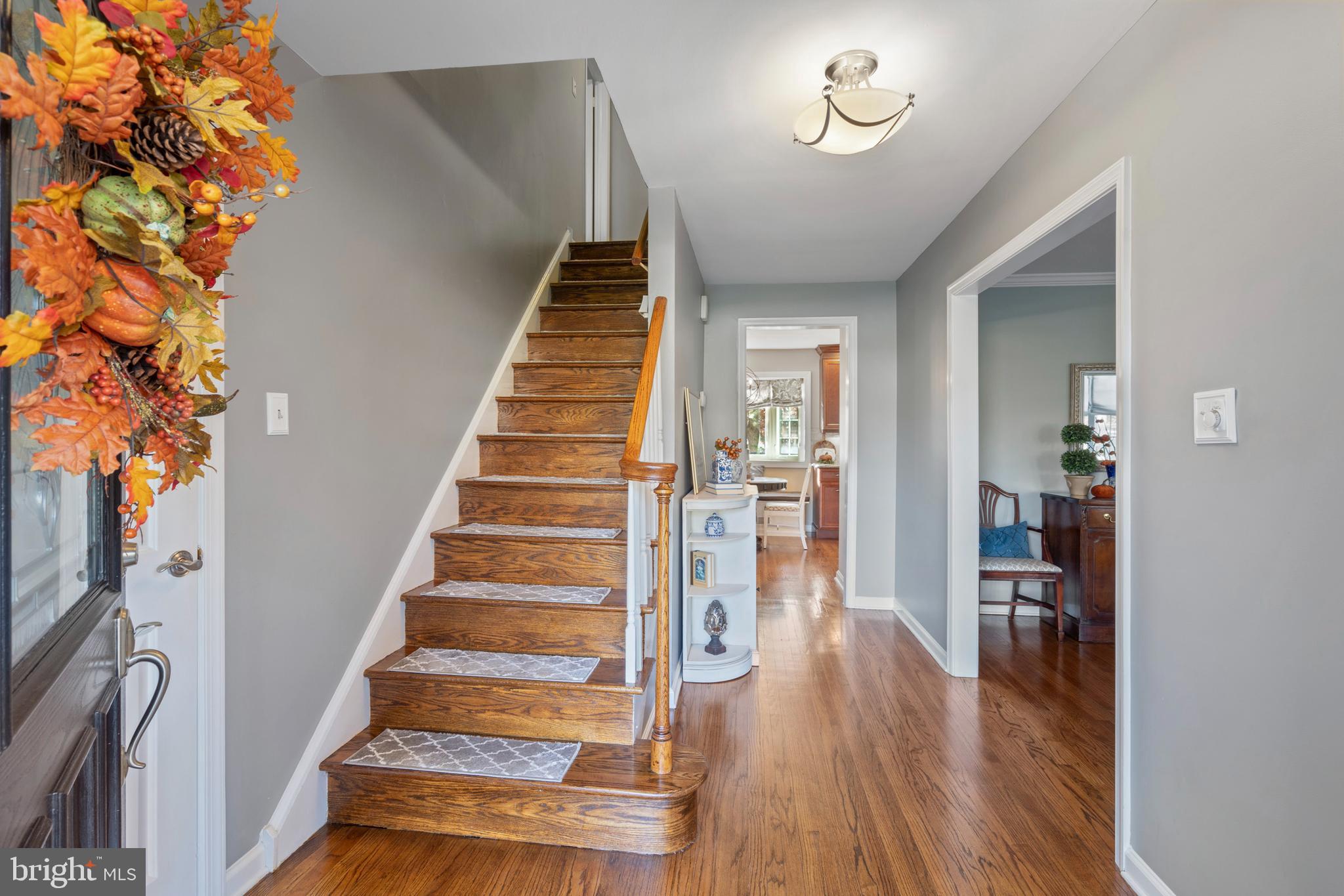919 Senator Road Norristown, PA 19403 - Photo 6 of 50 Foyer