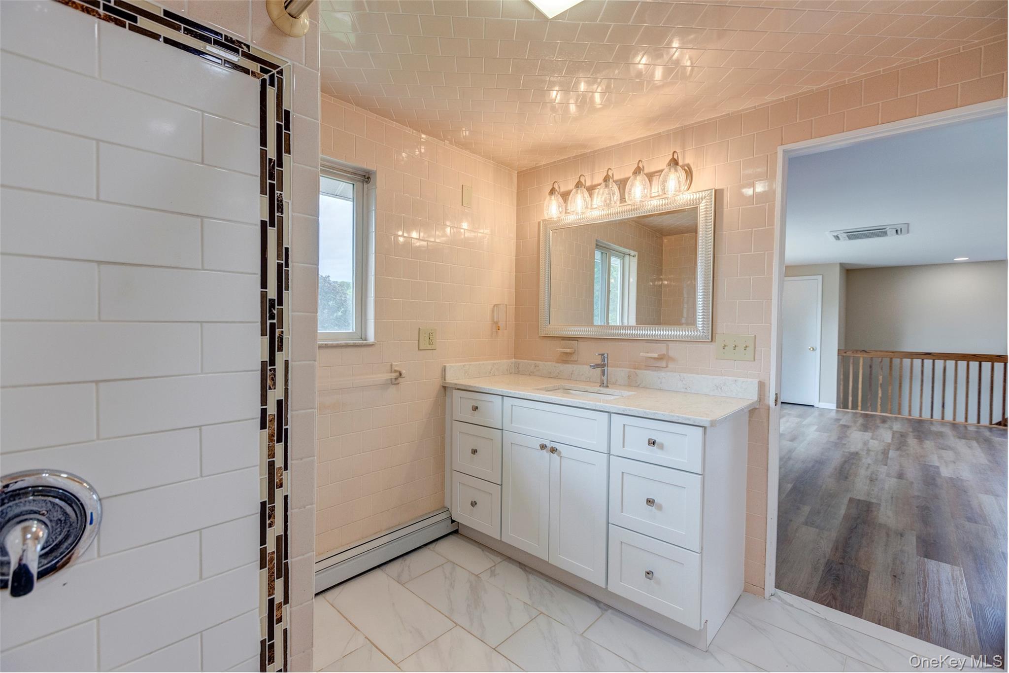 4 Low Road Wallkill, NY 12589 - Photo 32 of 50 apartment full bathroom