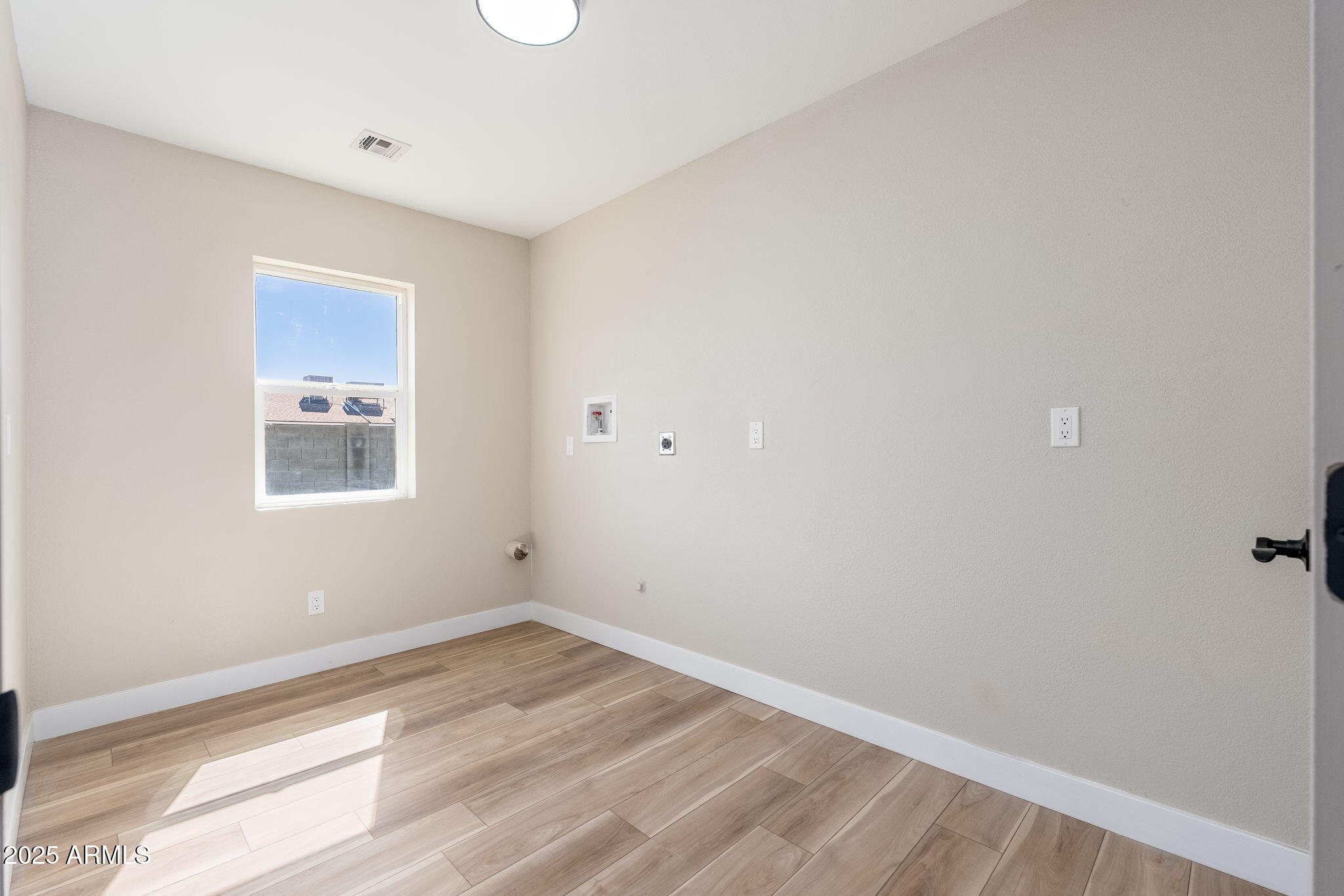 1805 West Cheyenne Drive Chandler, AZ 85224 - Photo 26 of 32 a view of an empty room