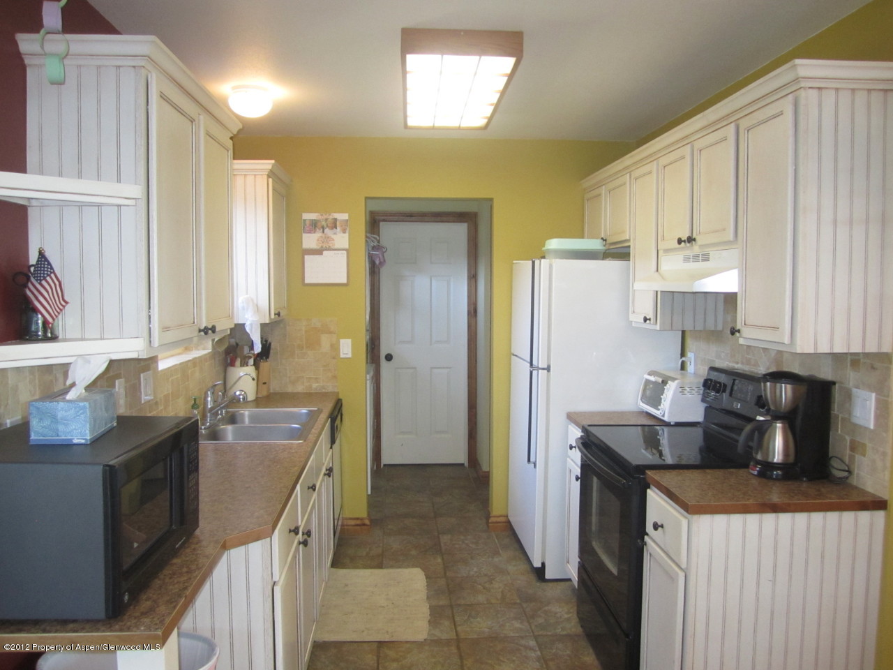 184 East 26th Street Rifle, CO 81650 - Photo 2 of 10 kitchen