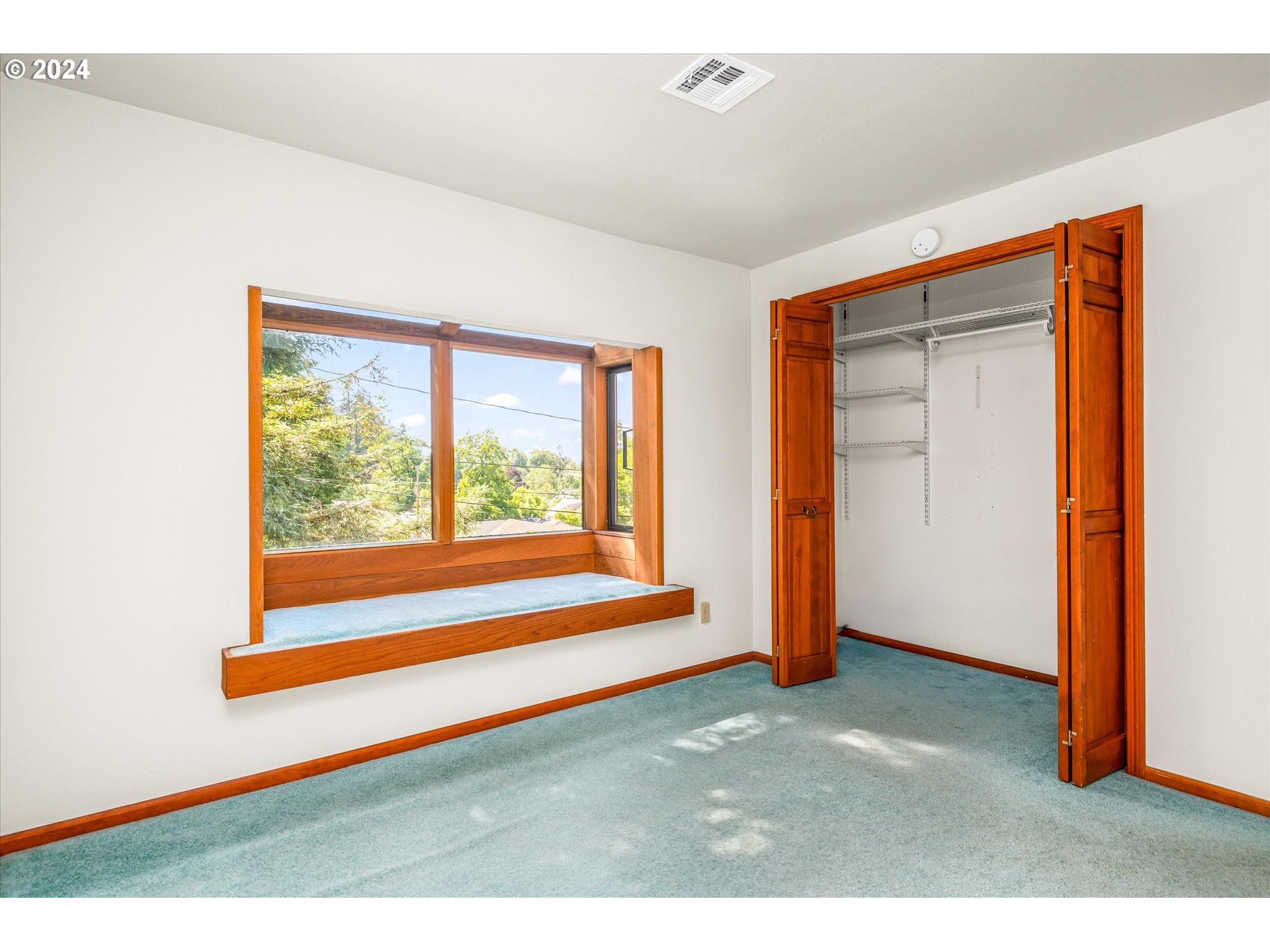 2602 Agate Street Eugene, OR 97403 - Photo 33 of 37 a view of an empty room with a window