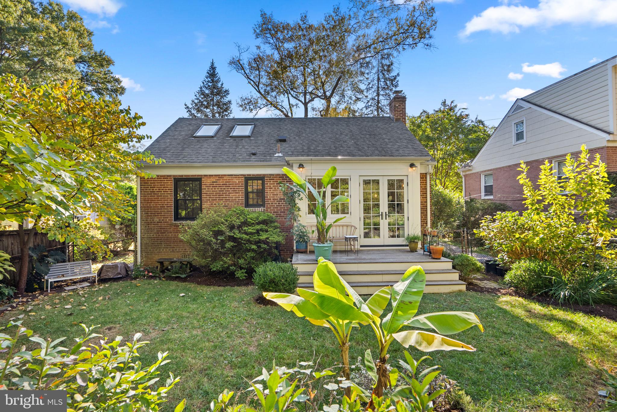 509 Mansfield Road Silver Spring, MD 20910 - Photo 2 of 36