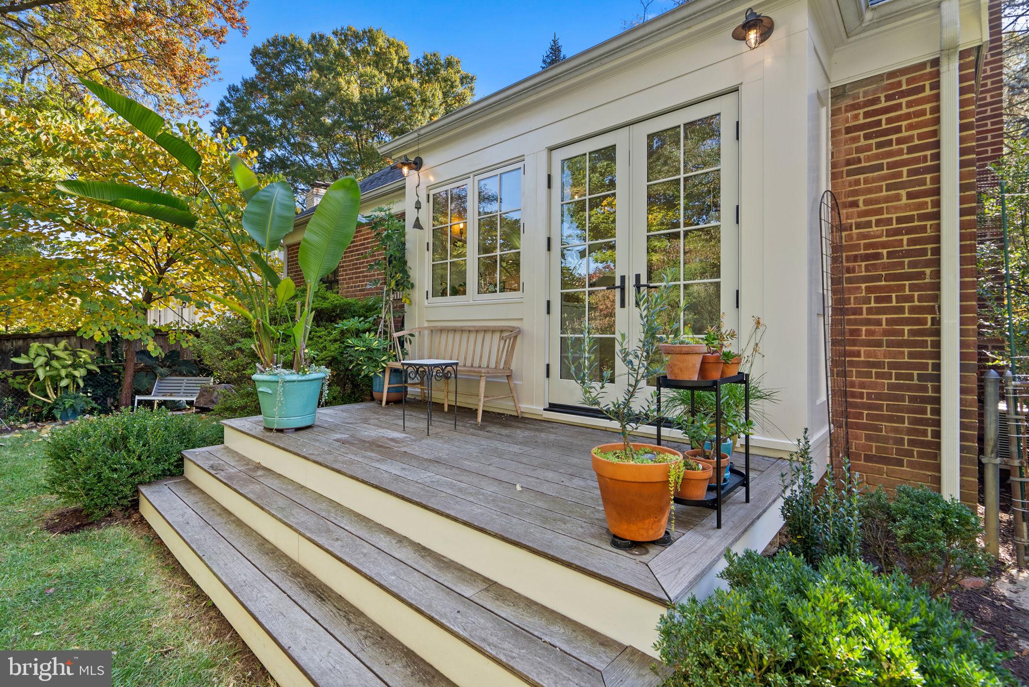 509 Mansfield Road Silver Spring, MD 20910 - Photo 4 of 36