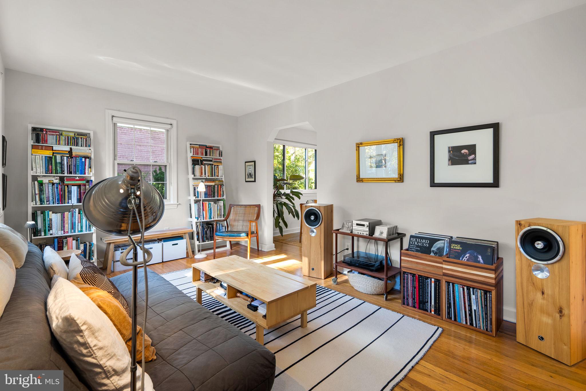 509 Mansfield Road Silver Spring, MD 20910 - Photo 5 of 36