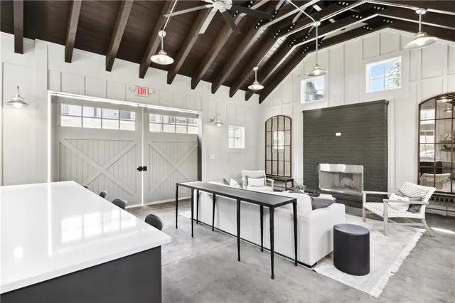 $3,350 | 138 Chestnut Circle, Unit 6, Atlanta, GA 30342