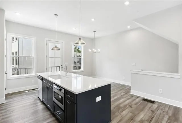 $3,350 | 138 Chestnut Circle, Unit 6, Atlanta, GA 30342