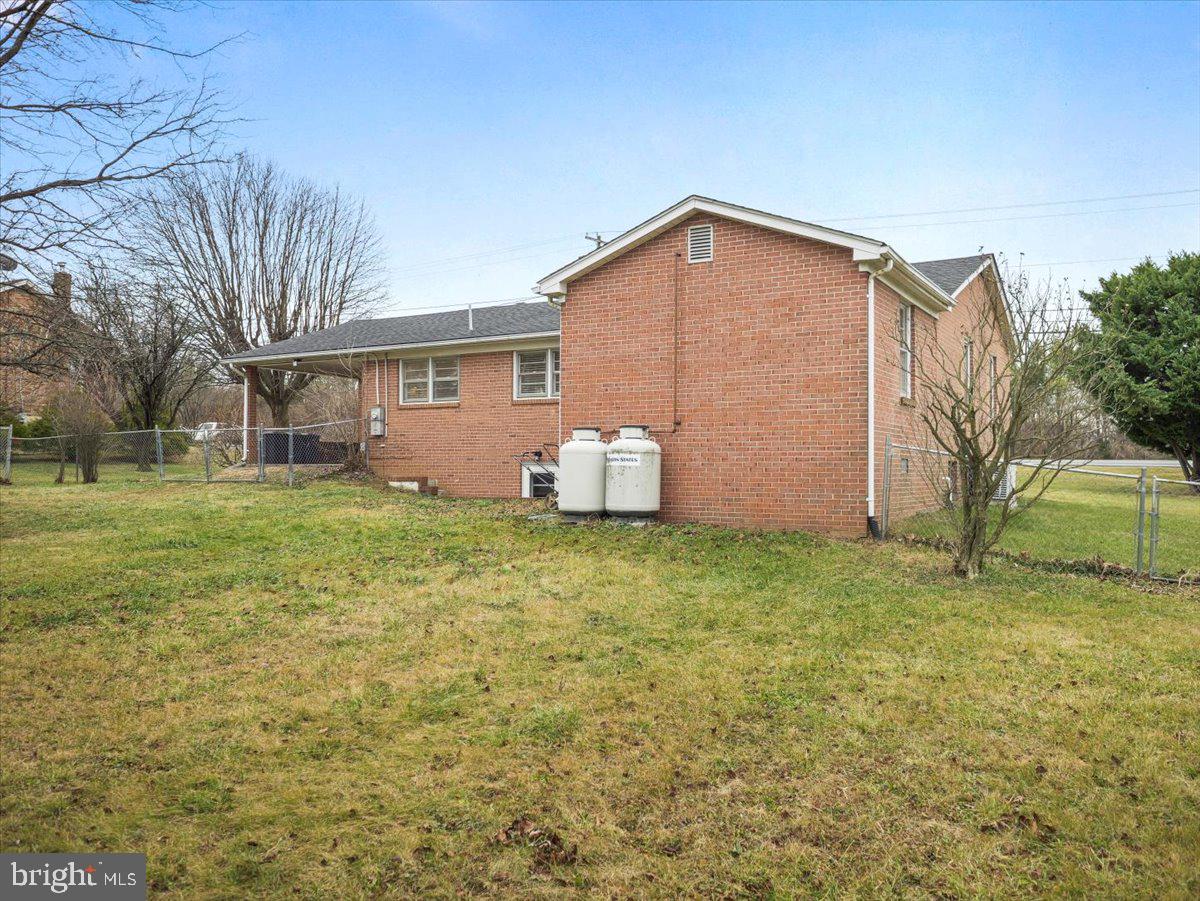 570 Welltown Road Winchester, VA 22603 - Photo 25 of 29 a backyard of a house