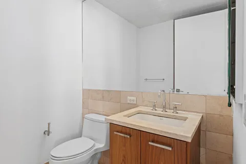 $565,000 | 4 Beacon Way, Unit 805, Jersey City, NJ 07304