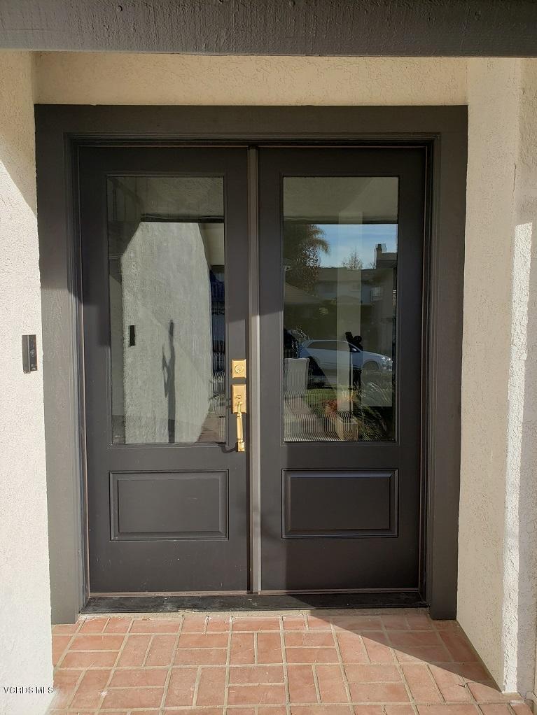 392 Tranquil Lane Oak Park, CA 91377 - Photo 2 of 31 front entry