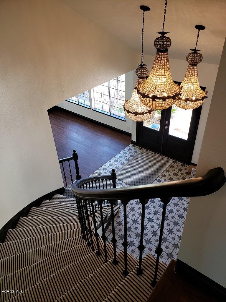 392 Tranquil Lane Oak Park, CA 91377 - Photo 19 of 31 stairway