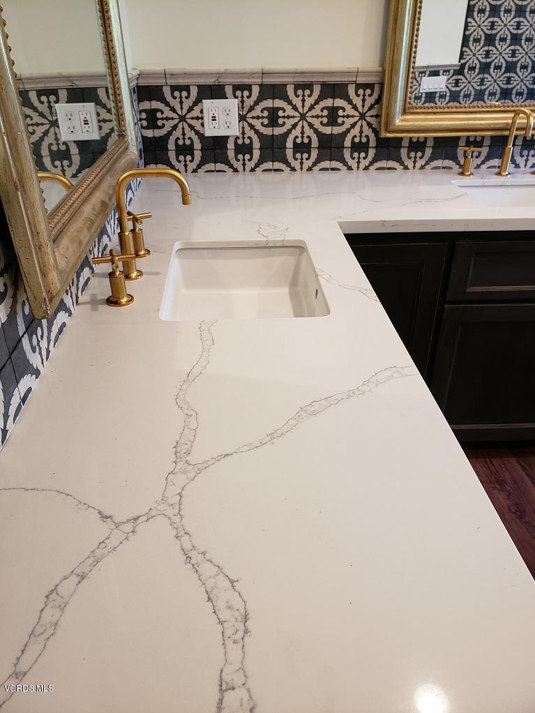 392 Tranquil Lane Oak Park, CA 91377 - Photo 26 of 31 master bath