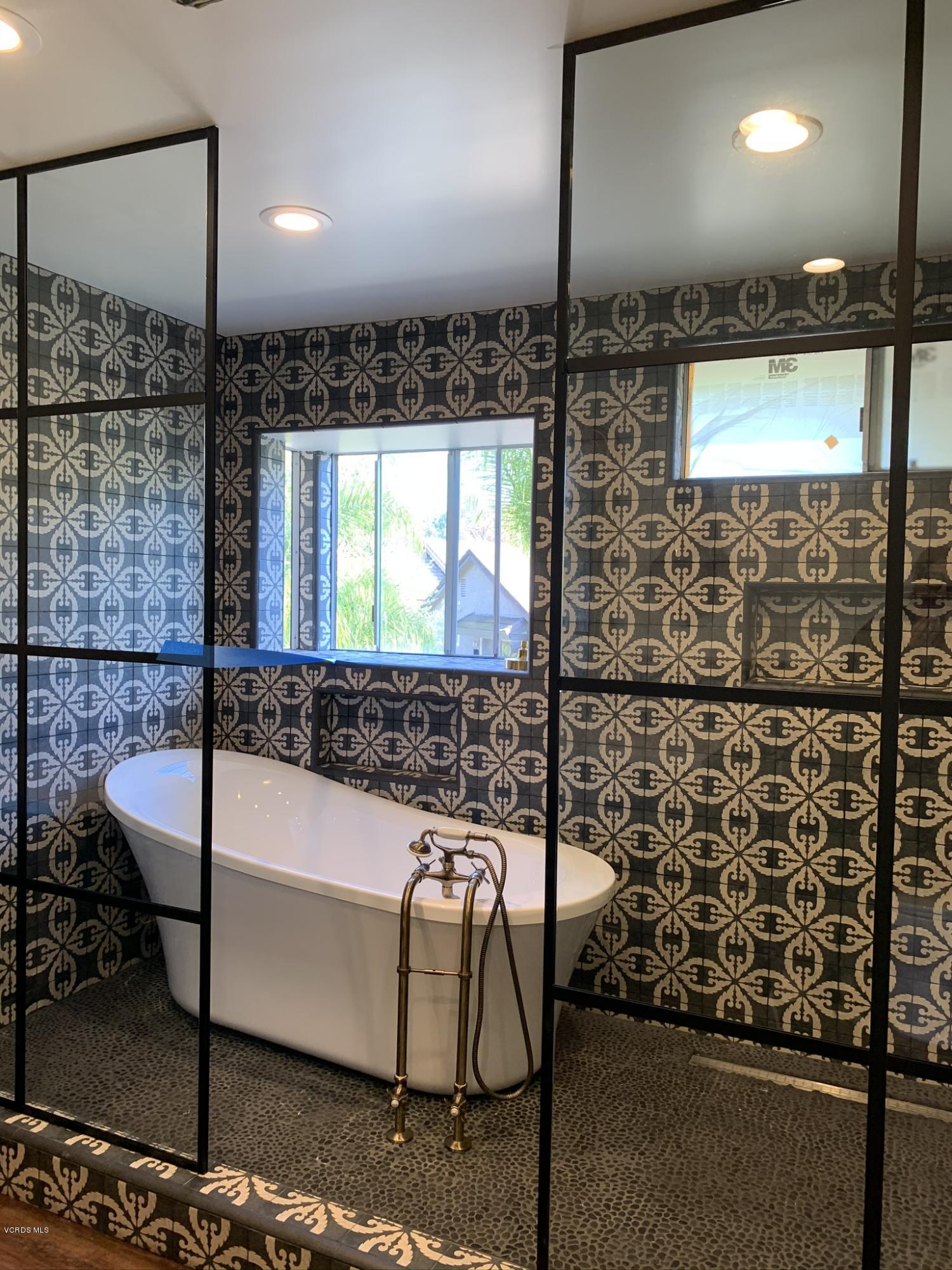 392 Tranquil Lane Oak Park, CA 91377 - Photo 27 of 31 master bath shower & tub