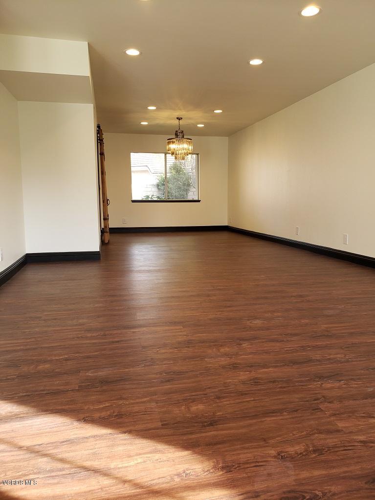392 Tranquil Lane Oak Park, CA 91377 - Photo 4 of 31 living room 2