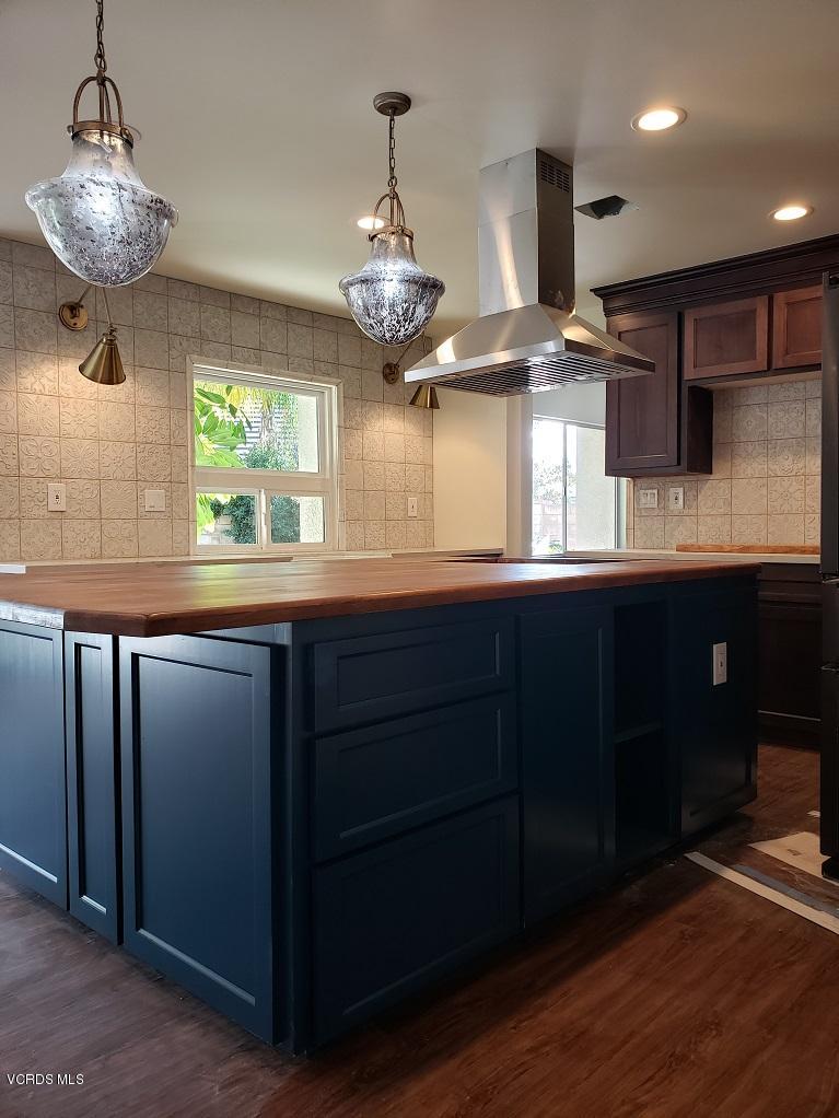 392 Tranquil Lane Oak Park, CA 91377 - Photo 7 of 31 kitchen 2