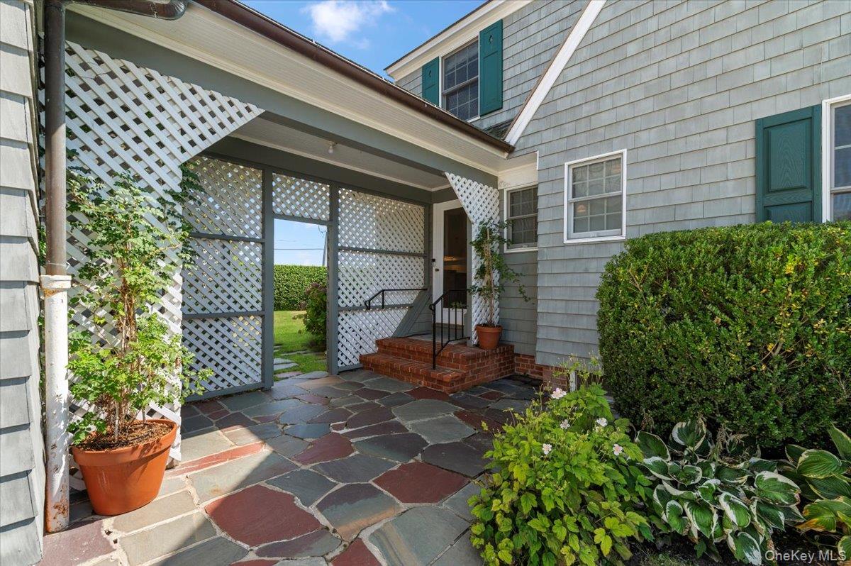 2 Strongs Lane Water Mill, NY 11976 - Photo 5 of 47 View of patio / terrace