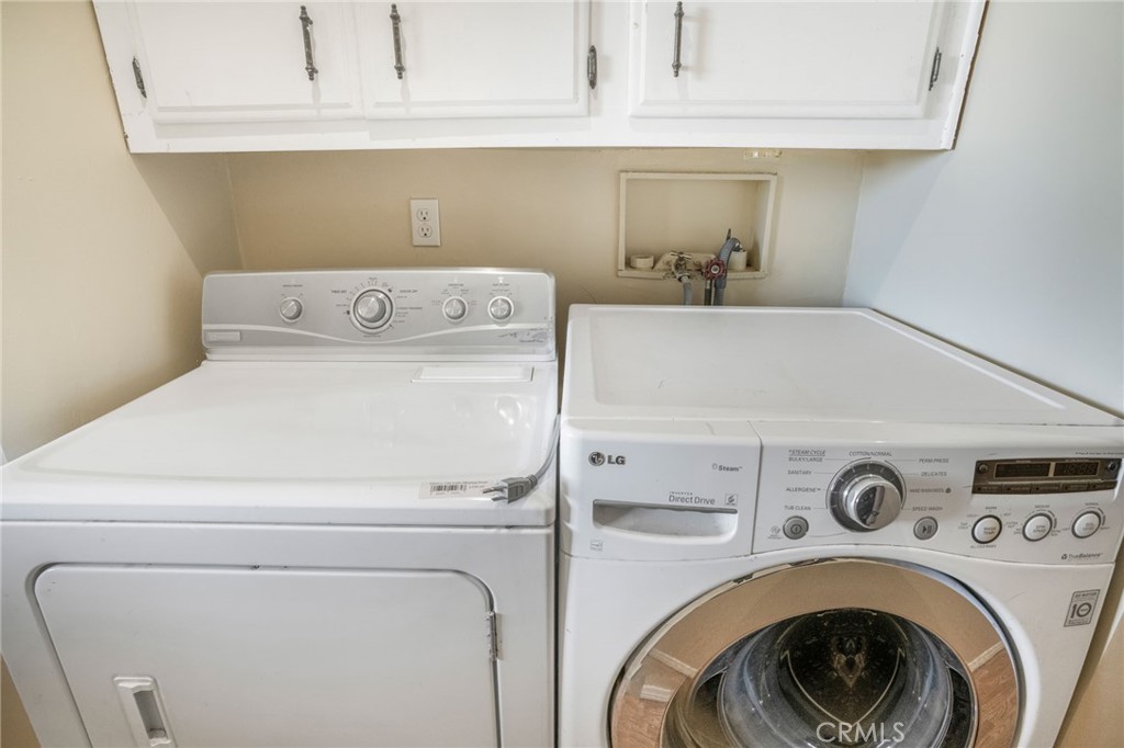 49750 3 Points Road Lancaster, CA 93536 - Photo 18 of 67 a utility room with dryer and washer