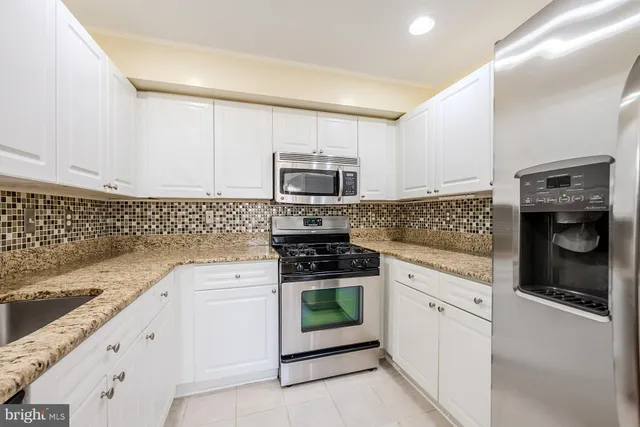 $325,000 | 20602 Cornstalk Terrace, Unit 101, Ashburn, VA 20147