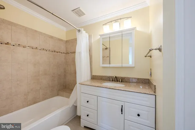 $325,000 | 20602 Cornstalk Terrace, Unit 101, Ashburn, VA 20147