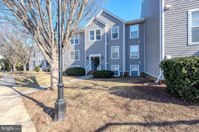 $325,000 | 20602 Cornstalk Terrace, Unit 101, Ashburn, VA 20147