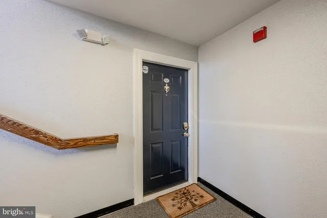 $325,000 | 20602 Cornstalk Terrace, Unit 101, Ashburn, VA 20147