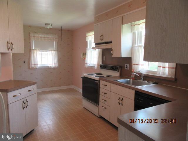 249 Flintlock Road Drexel Hill, PA 19026 - Photo 11 of 28 Eat In Kitchen